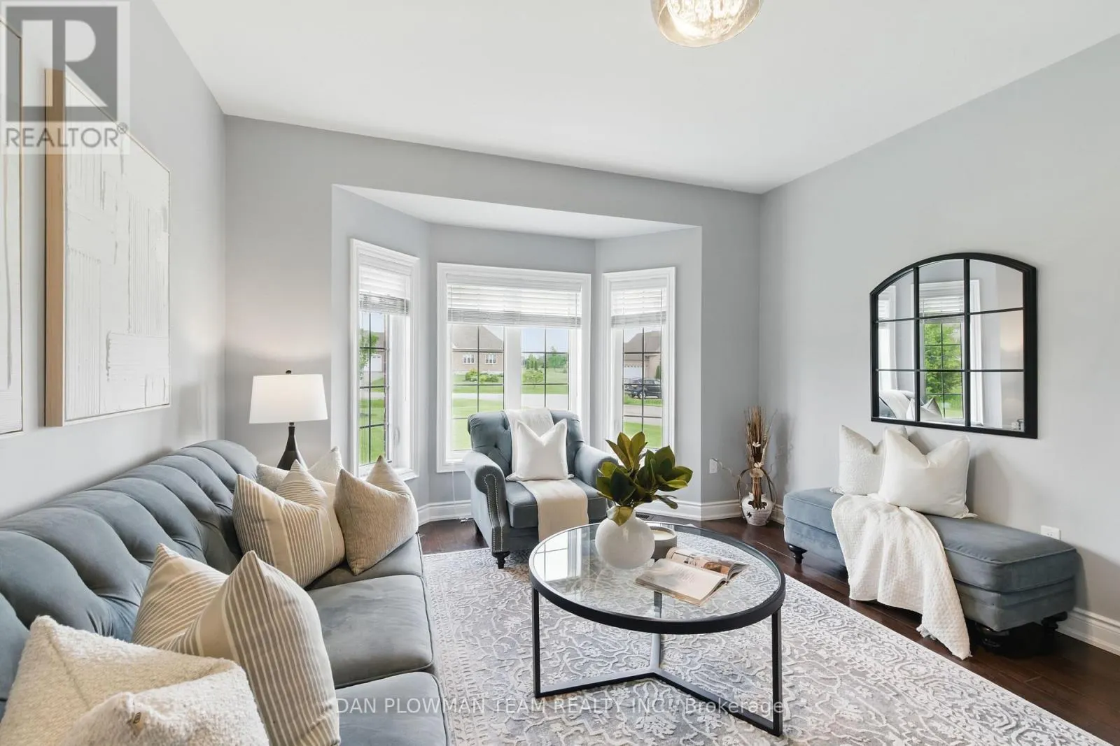 47 SONGBIRD CRESCENT