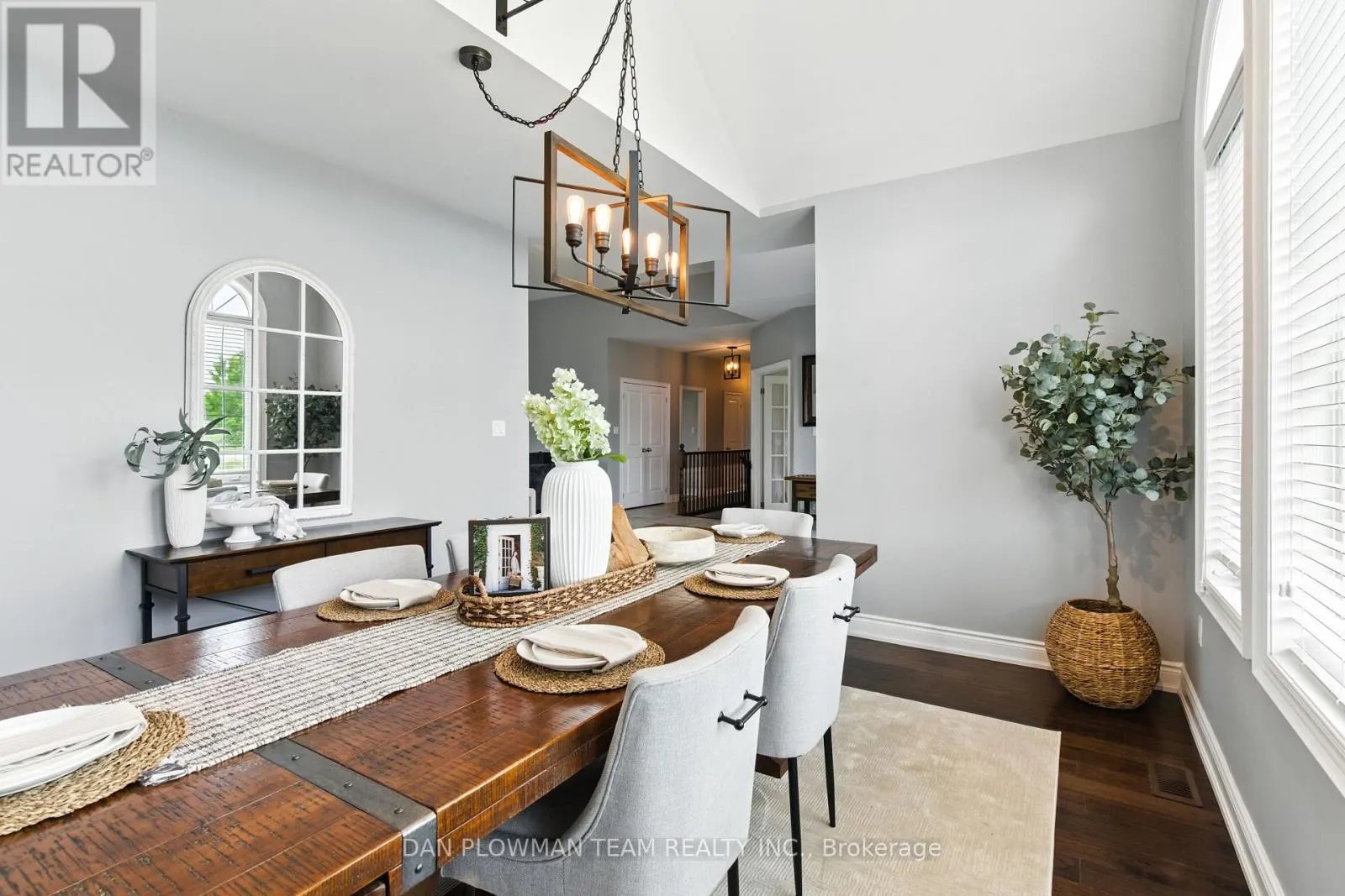 47 SONGBIRD CRESCENT