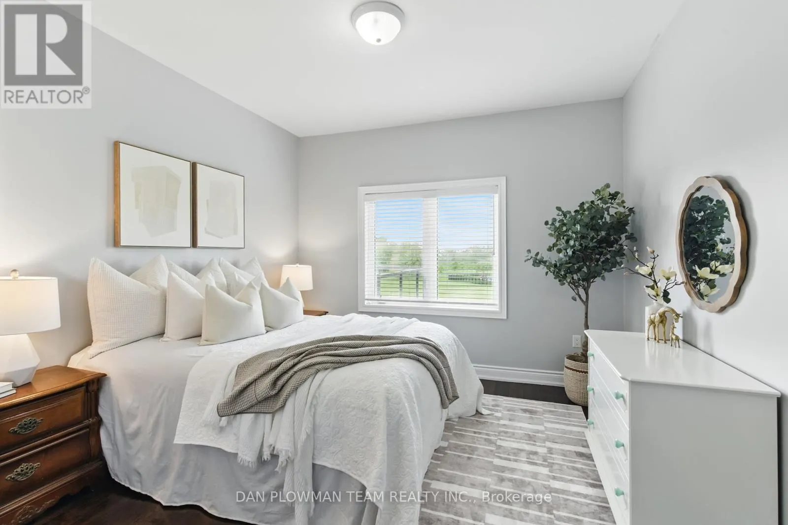 47 SONGBIRD CRESCENT