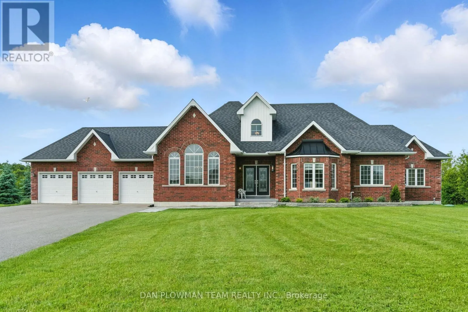 47 SONGBIRD CRESCENT