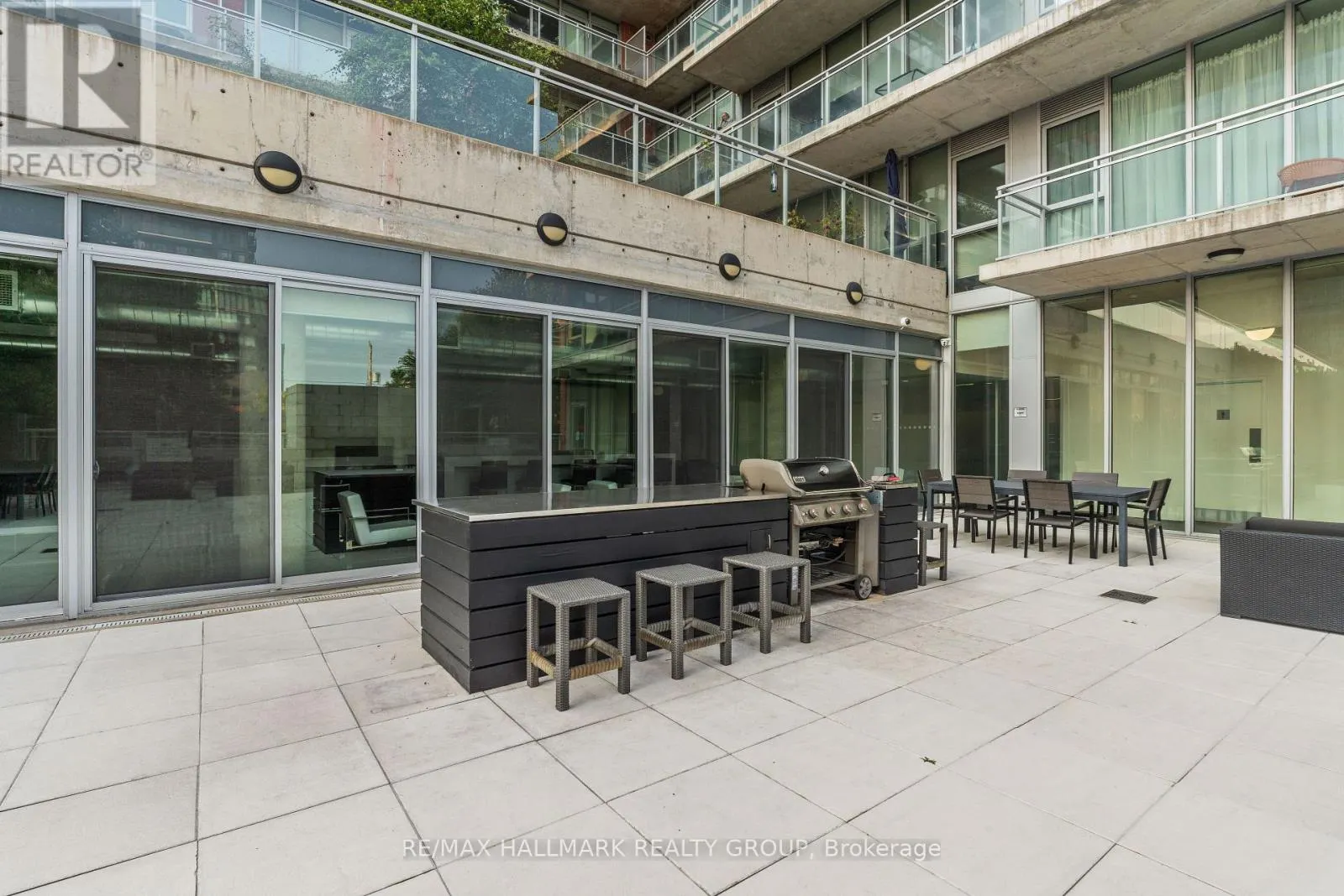 438 - 340 MCLEOD STREET