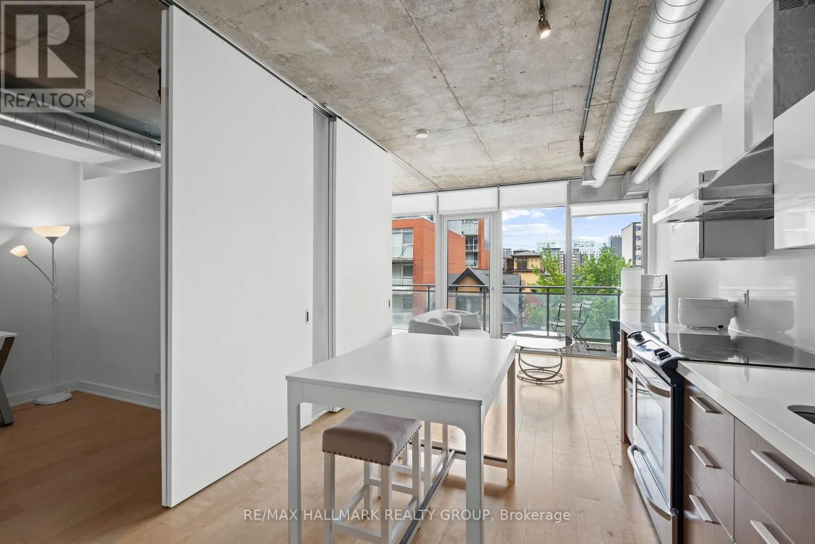 438 - 340 MCLEOD STREET