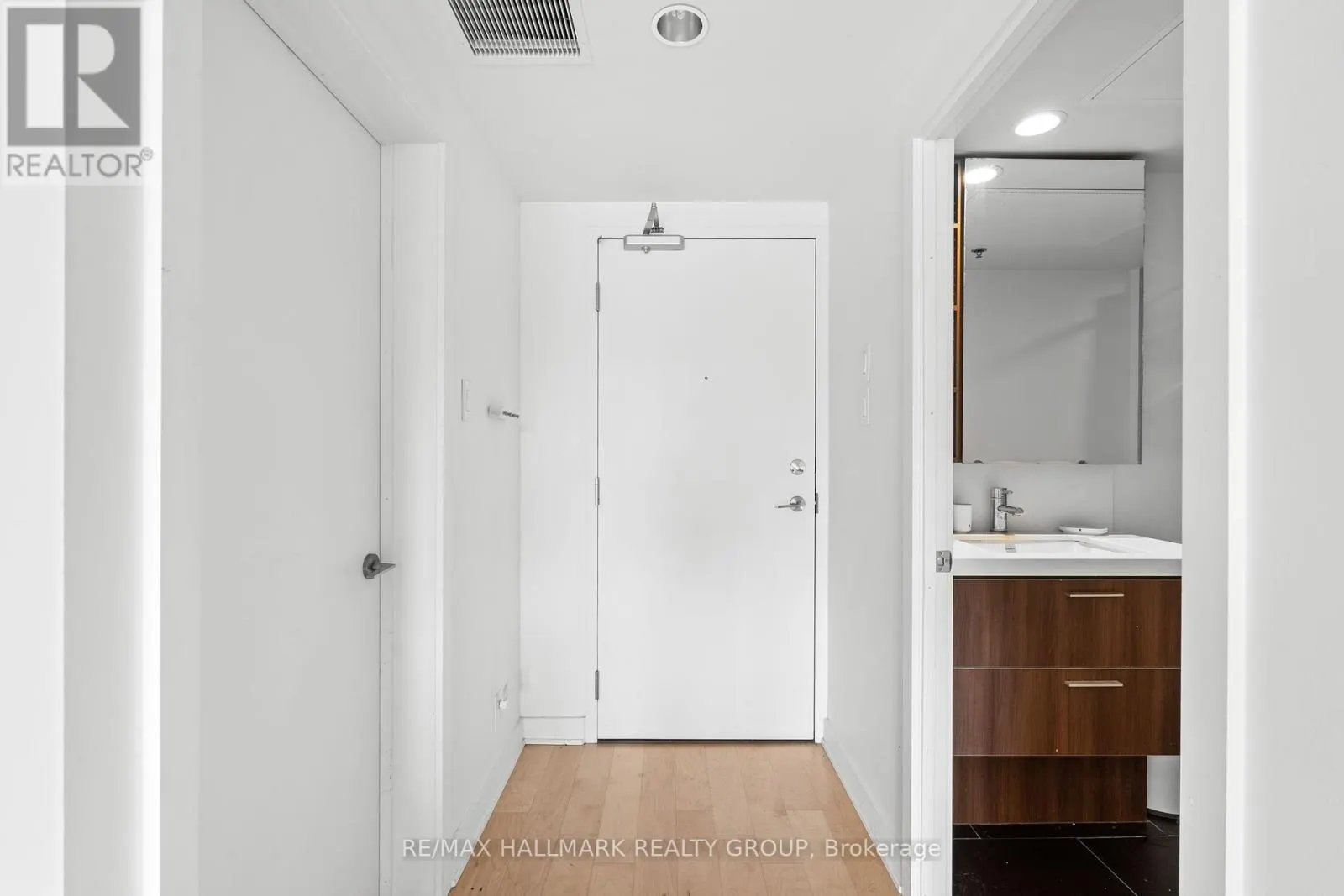 438 - 340 MCLEOD STREET