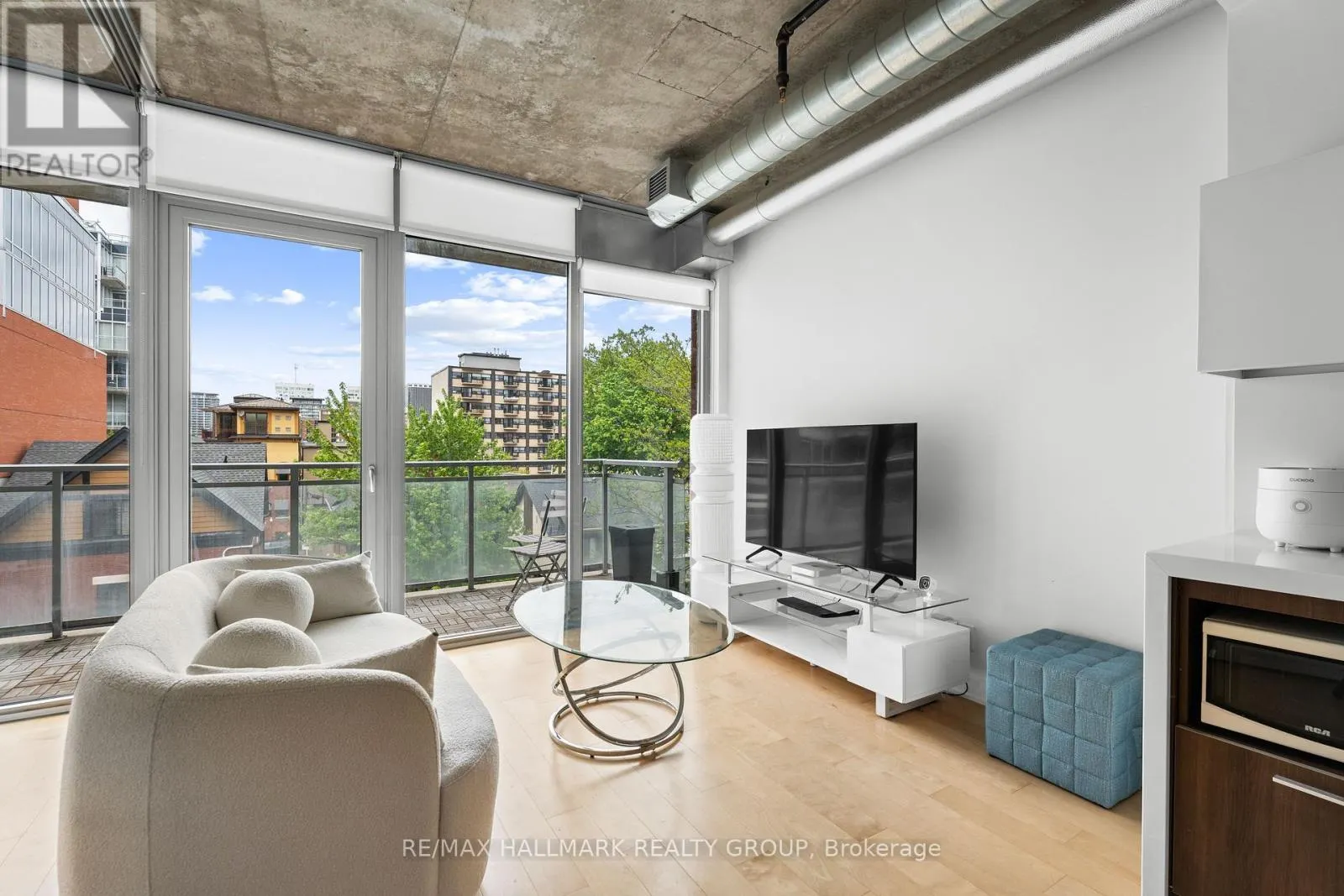 438 - 340 MCLEOD STREET