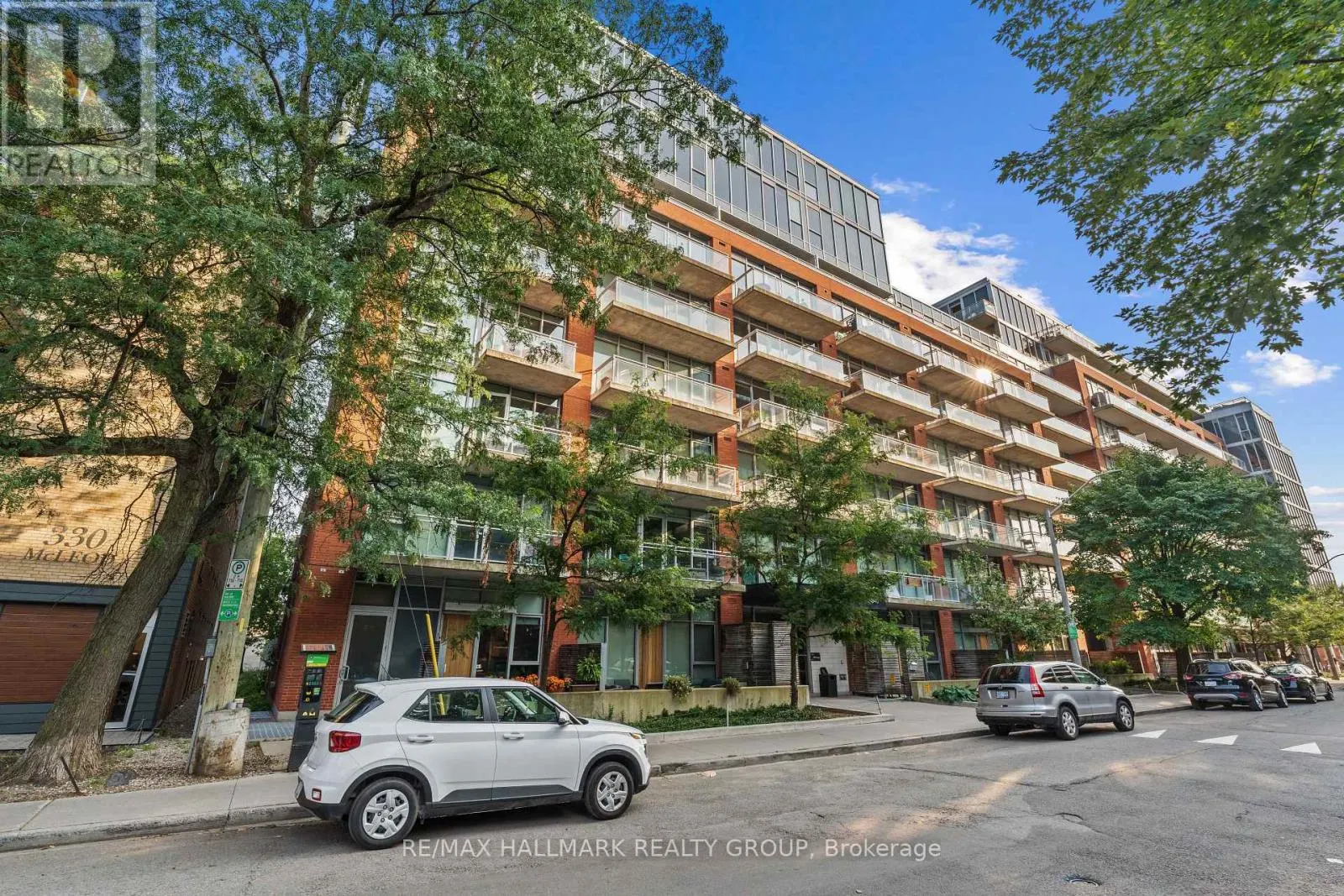 438 - 340 MCLEOD STREET