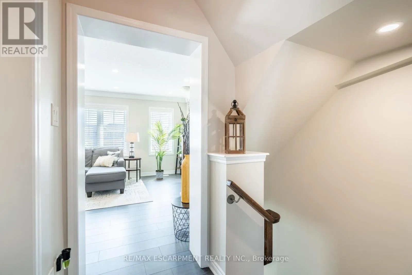 15 - 230 AVONSYDE BOULEVARD