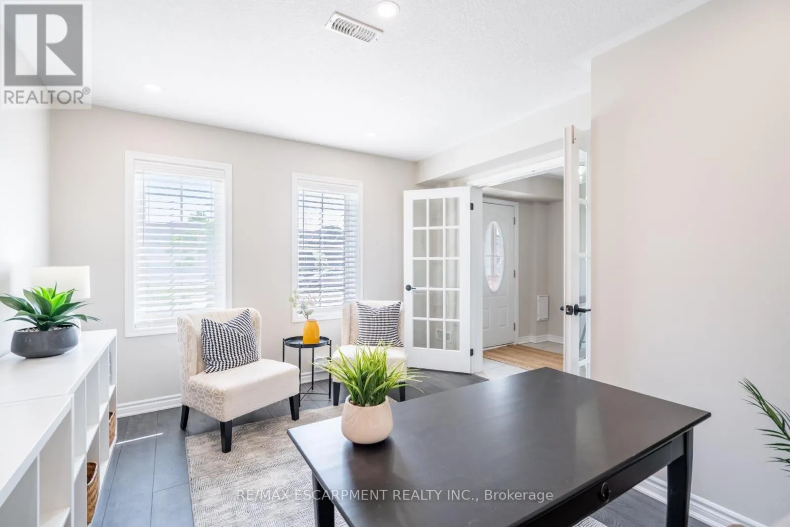 15 - 230 AVONSYDE BOULEVARD