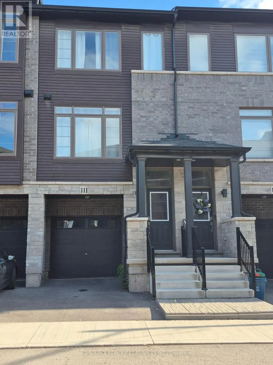 111 - 575 WOODWARD AVENUE
