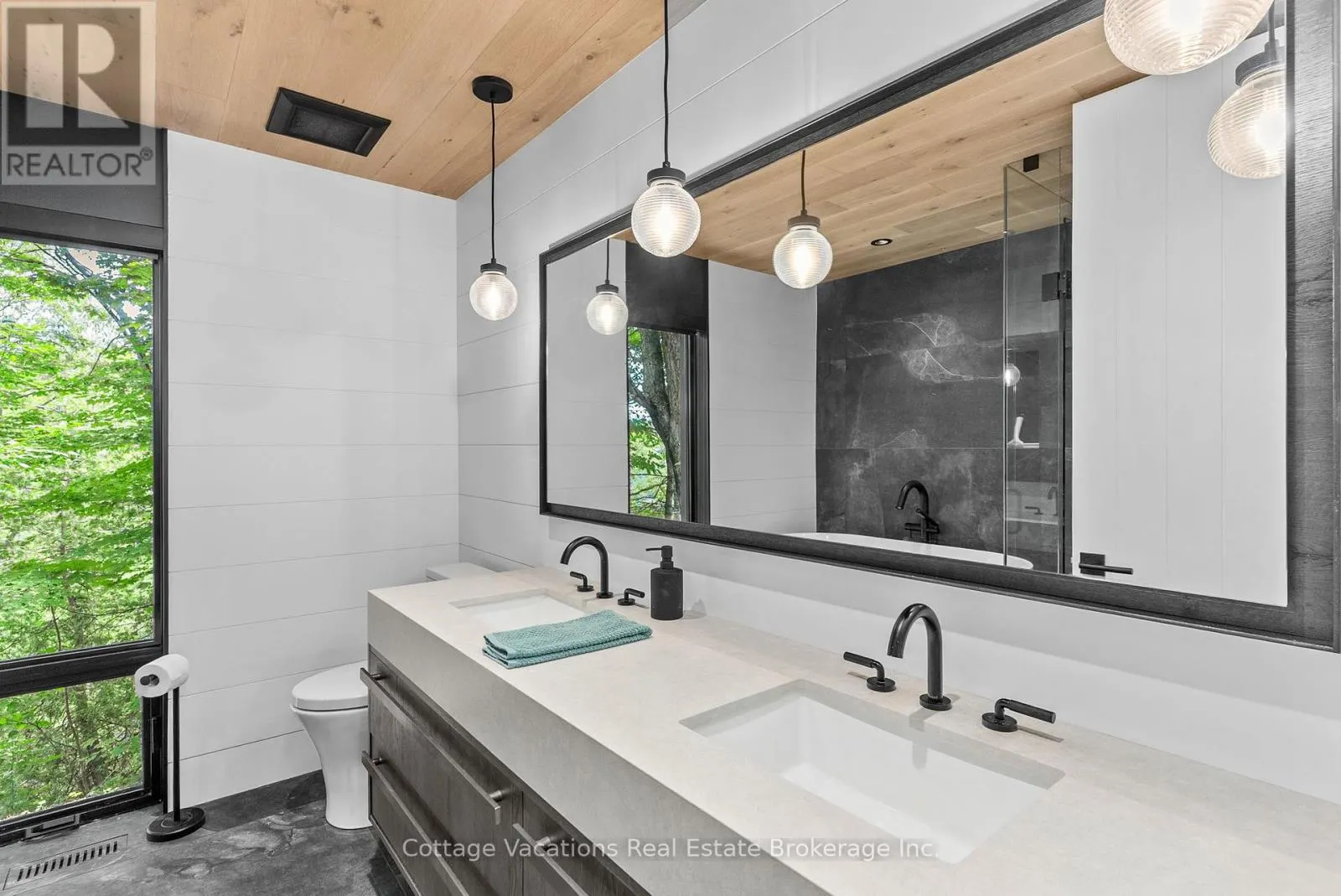 2 - 1053 BRACKENRIG ROAD, #2