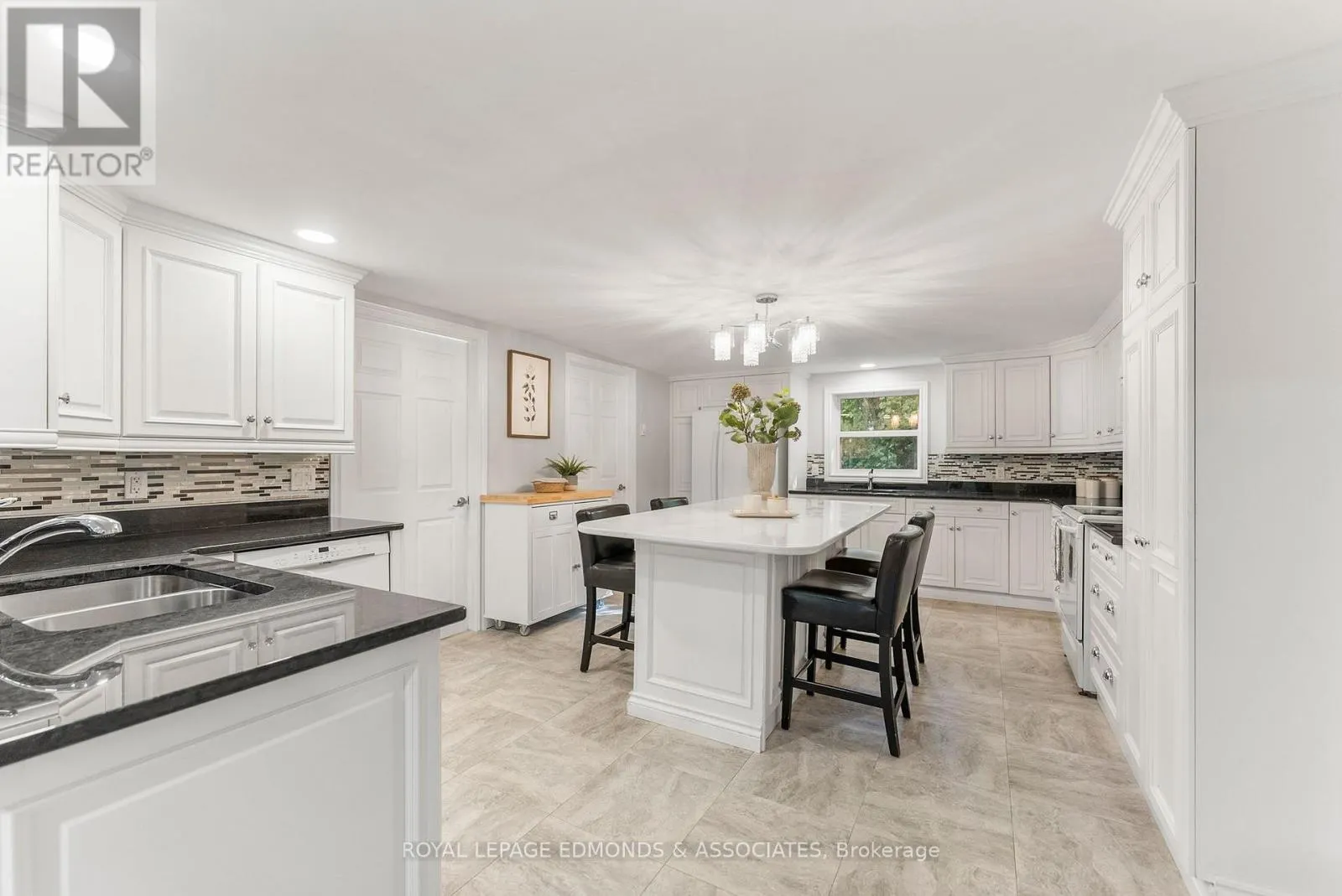 731 FRANCIE LANE