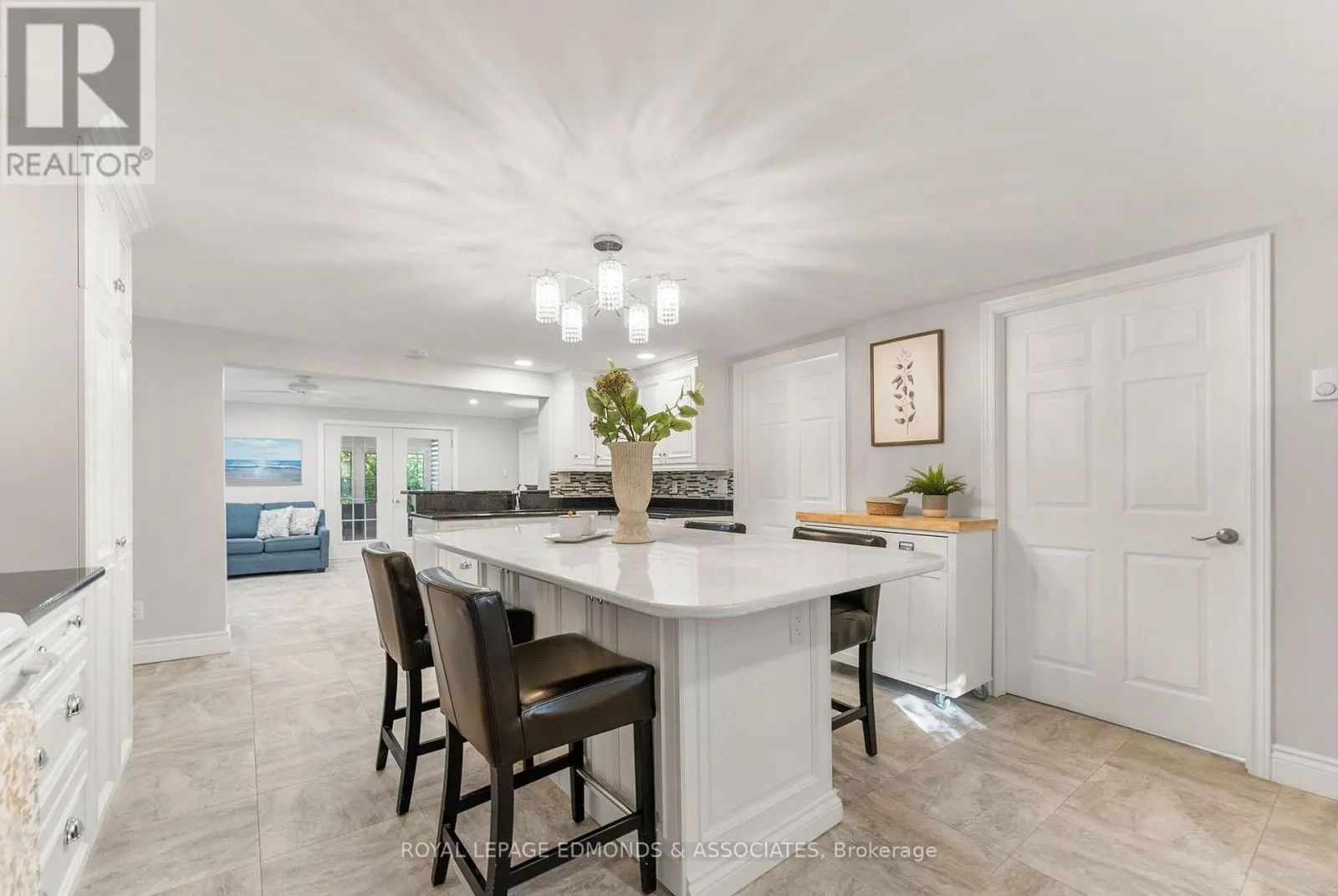 731 FRANCIE LANE