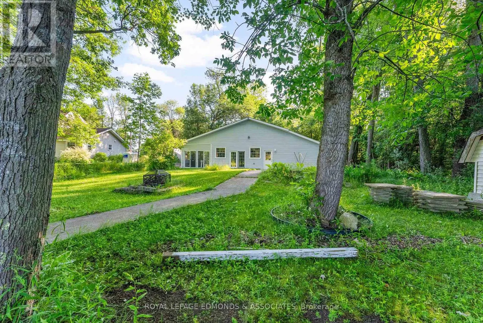 731 FRANCIE LANE