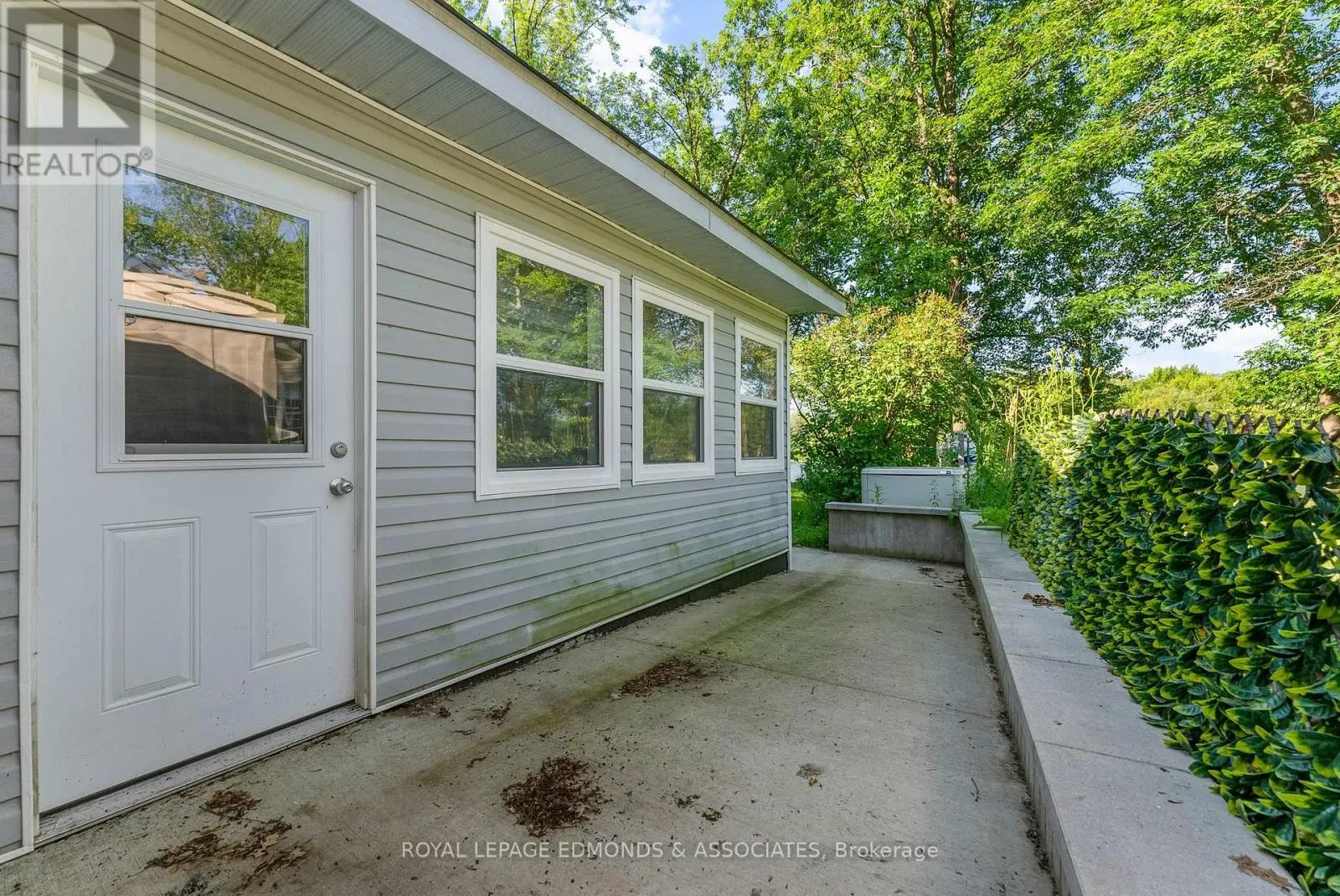 731 FRANCIE LANE