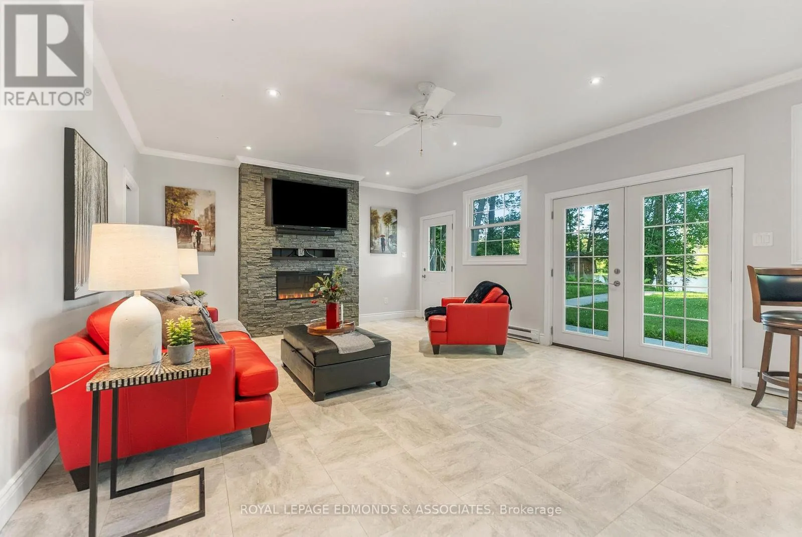 731 FRANCIE LANE