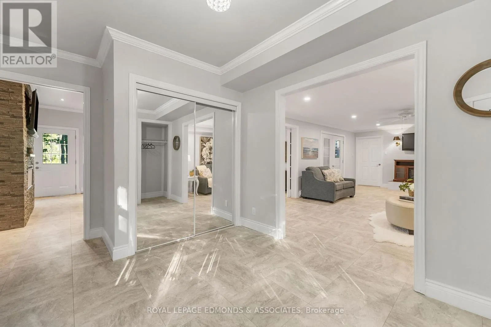 731 FRANCIE LANE