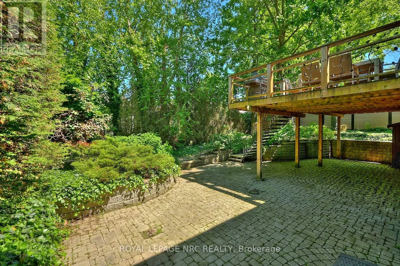7 SCOTTDALE COURT
