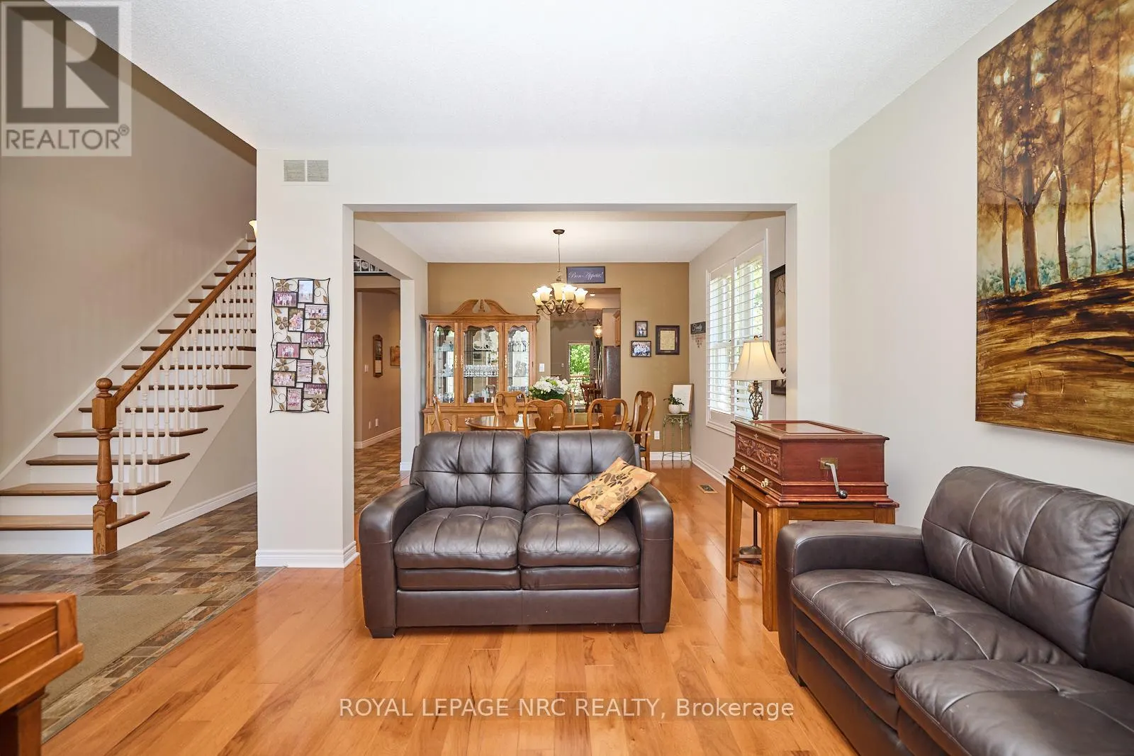 7 SCOTTDALE COURT