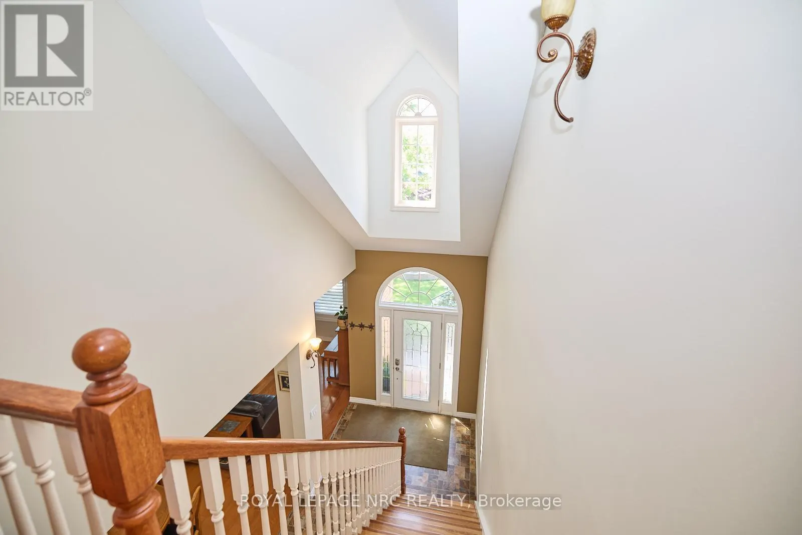 7 SCOTTDALE COURT