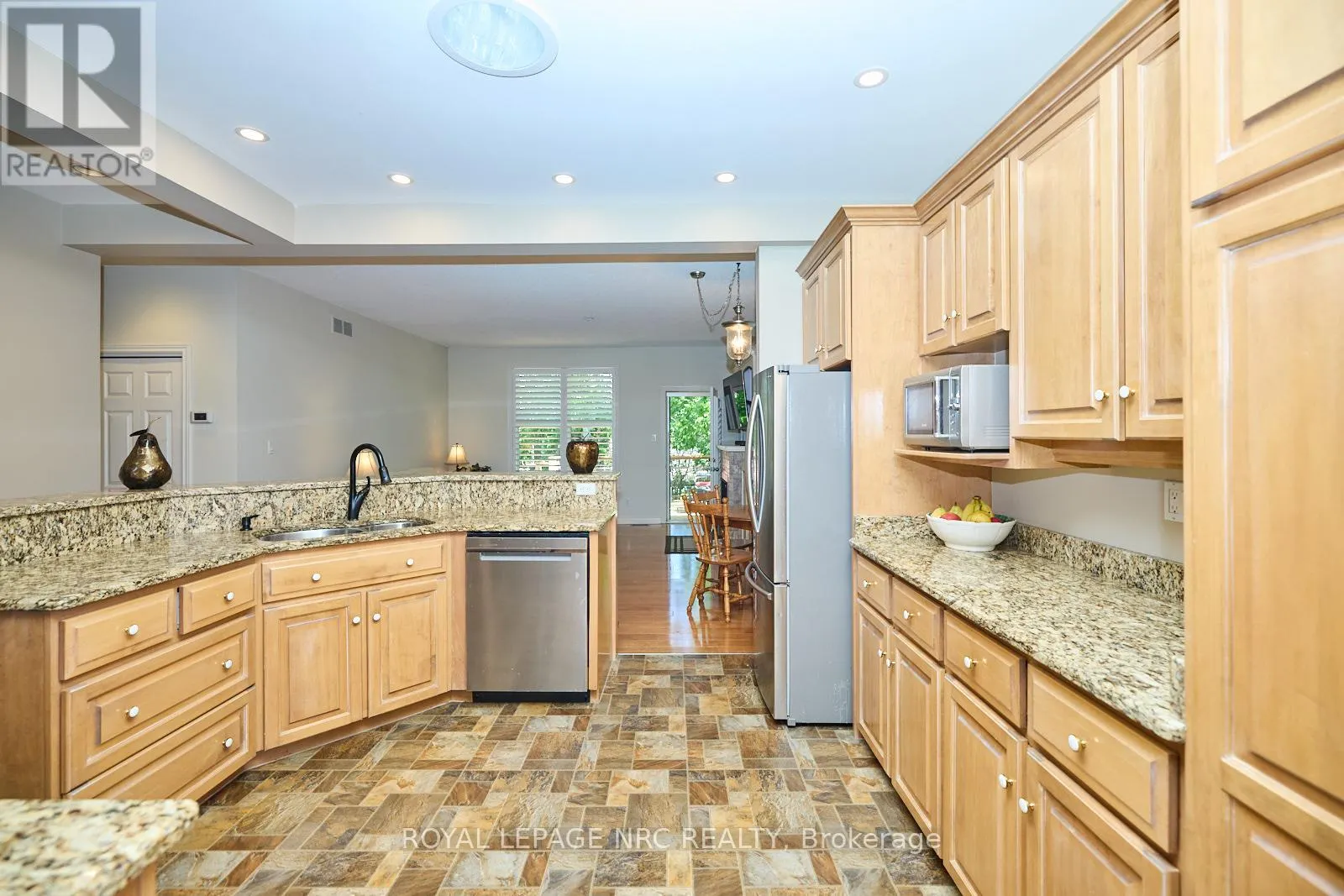 7 SCOTTDALE COURT