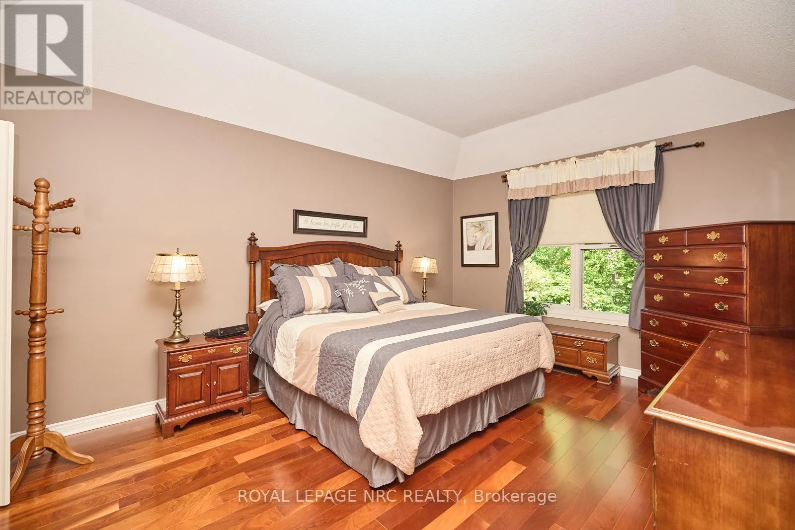 7 SCOTTDALE COURT