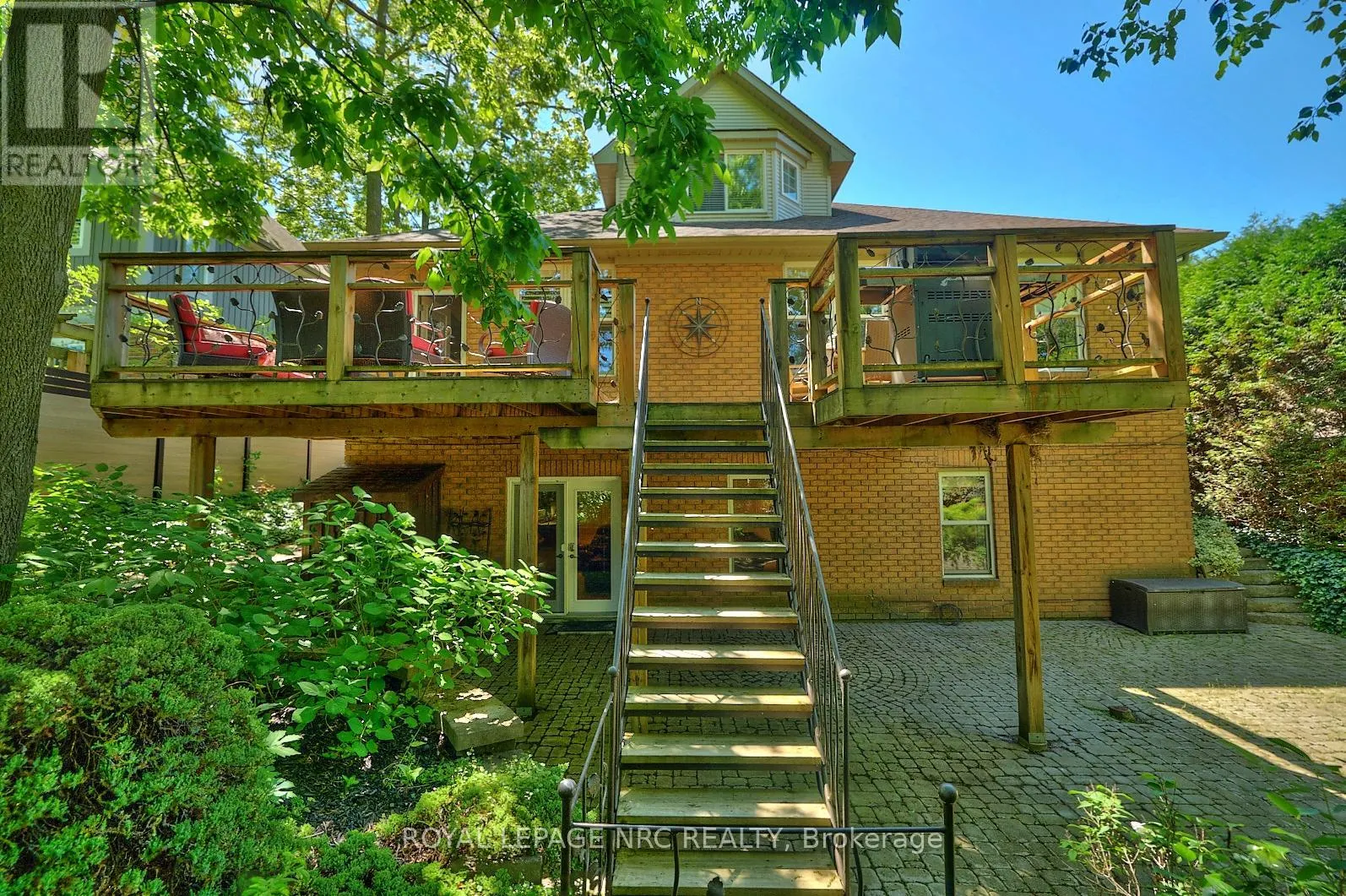 7 SCOTTDALE COURT