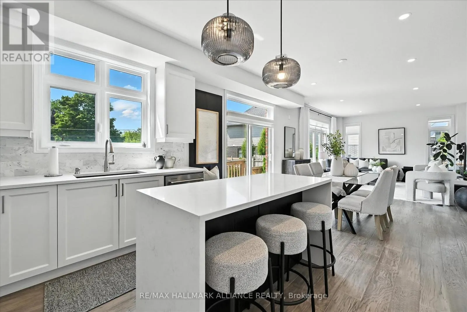 22 - 4297 EAST AVENUE E