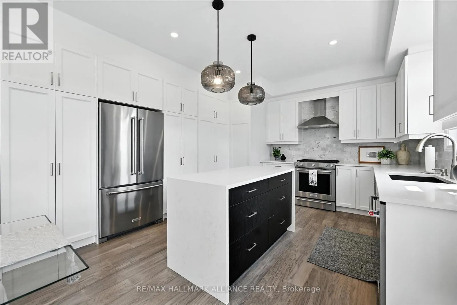 22 - 4297 EAST AVENUE E
