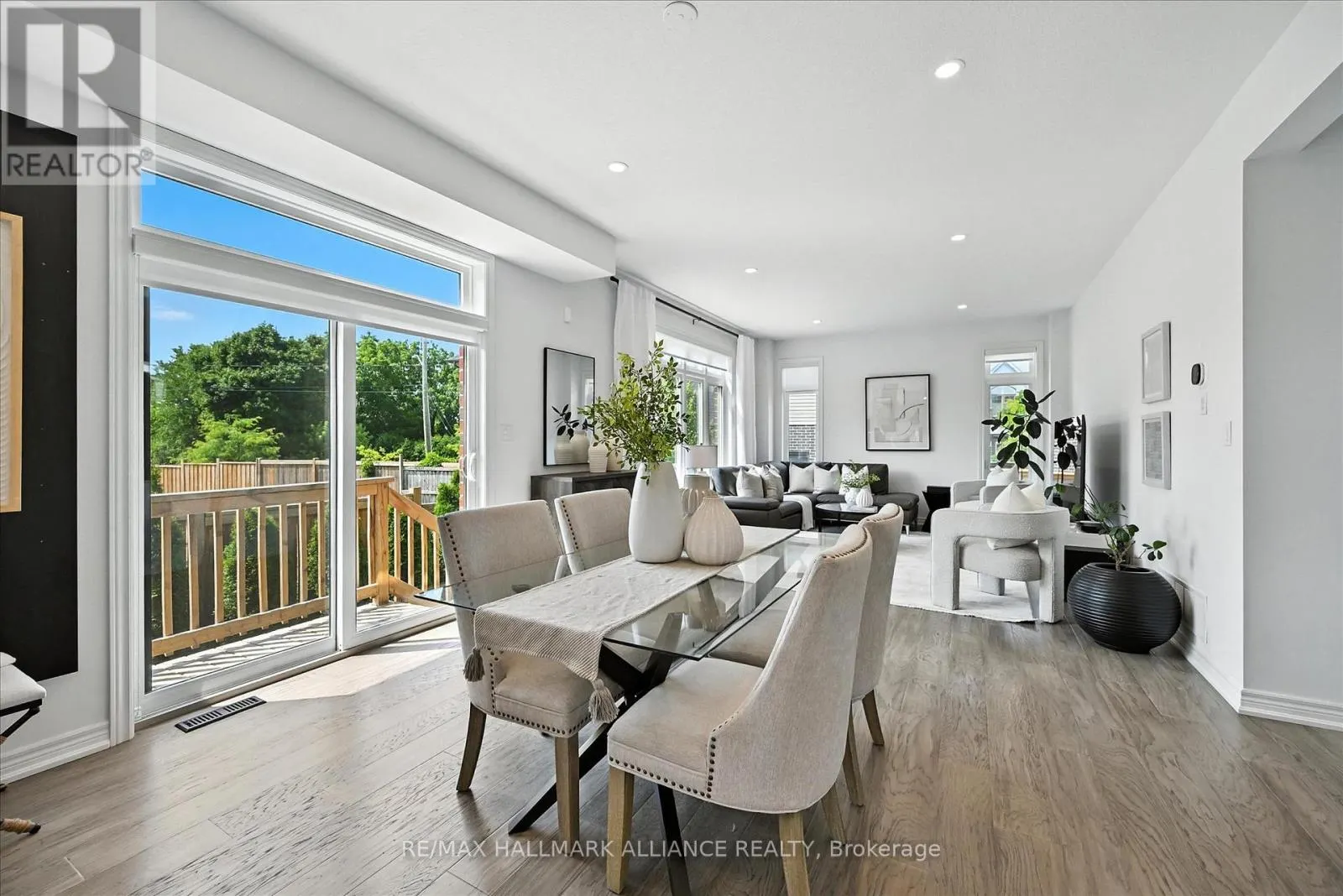 22 - 4297 EAST AVENUE E
