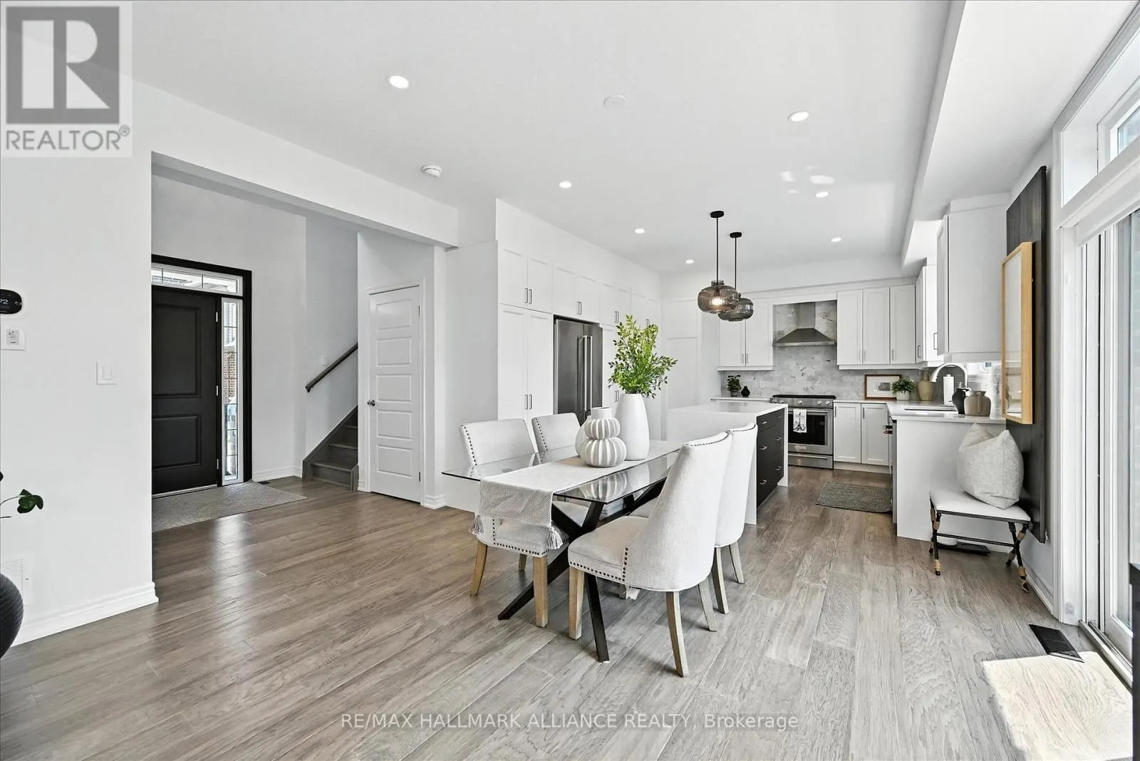 22 - 4297 EAST AVENUE E