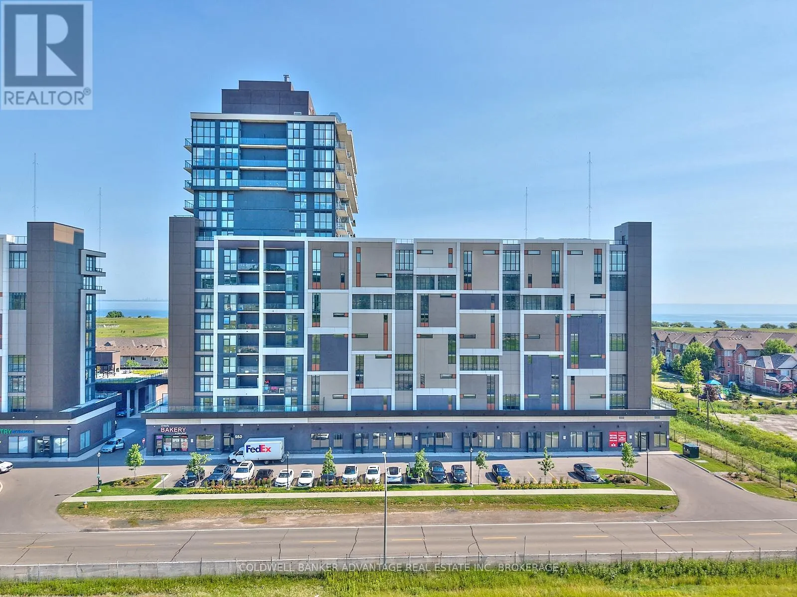 610 - 550 NORTH SERVICE ROAD, #610