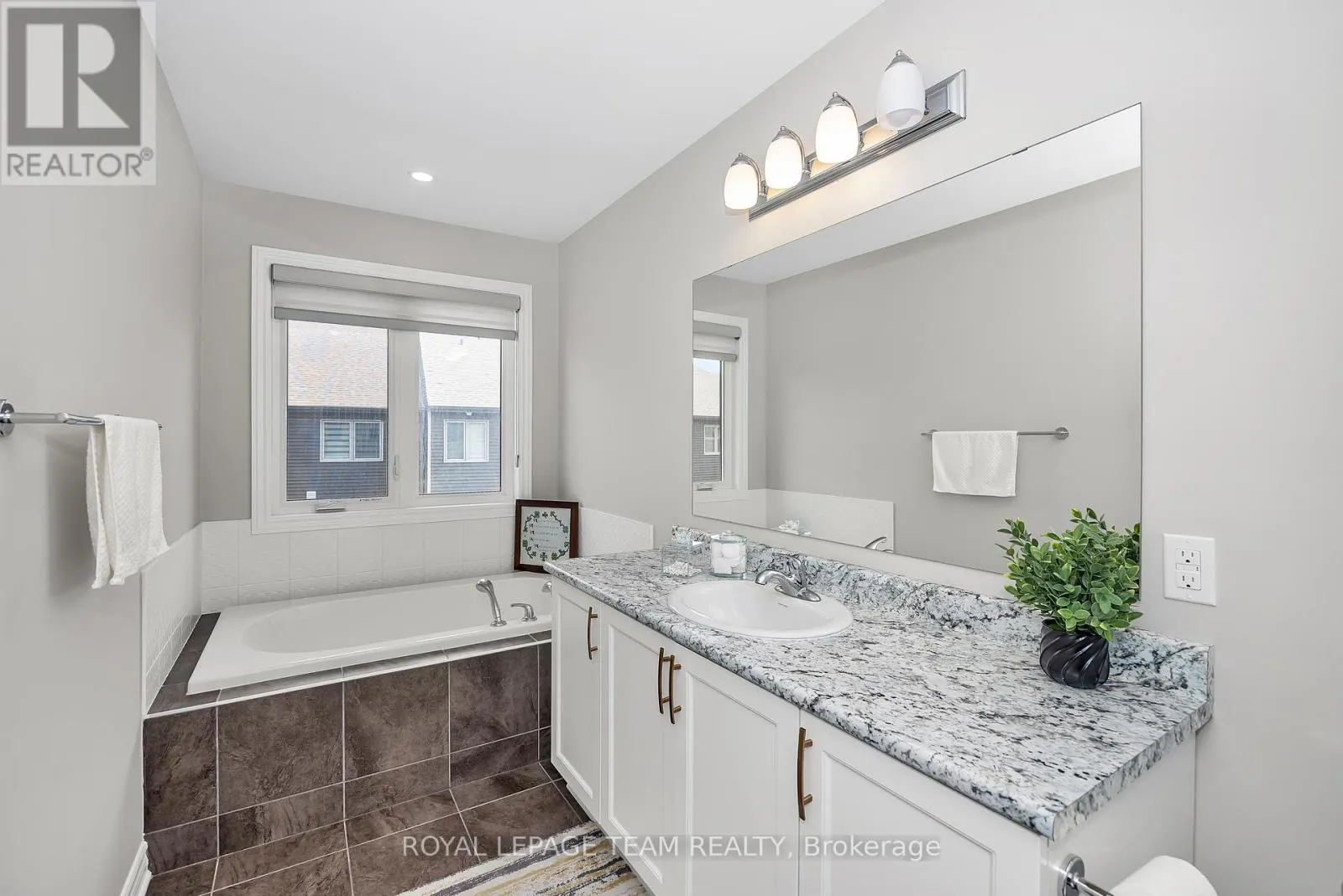 526 EDENWYLDE DRIVE