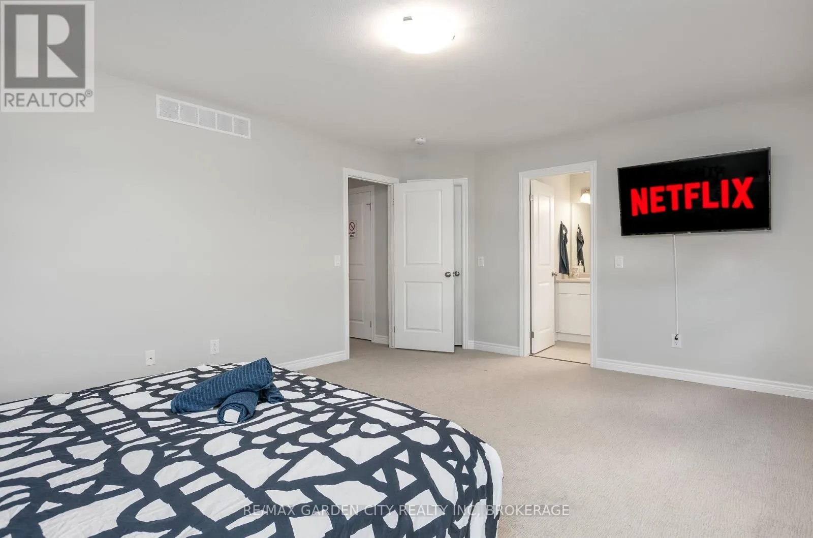 33 BOUNTY AVENUE