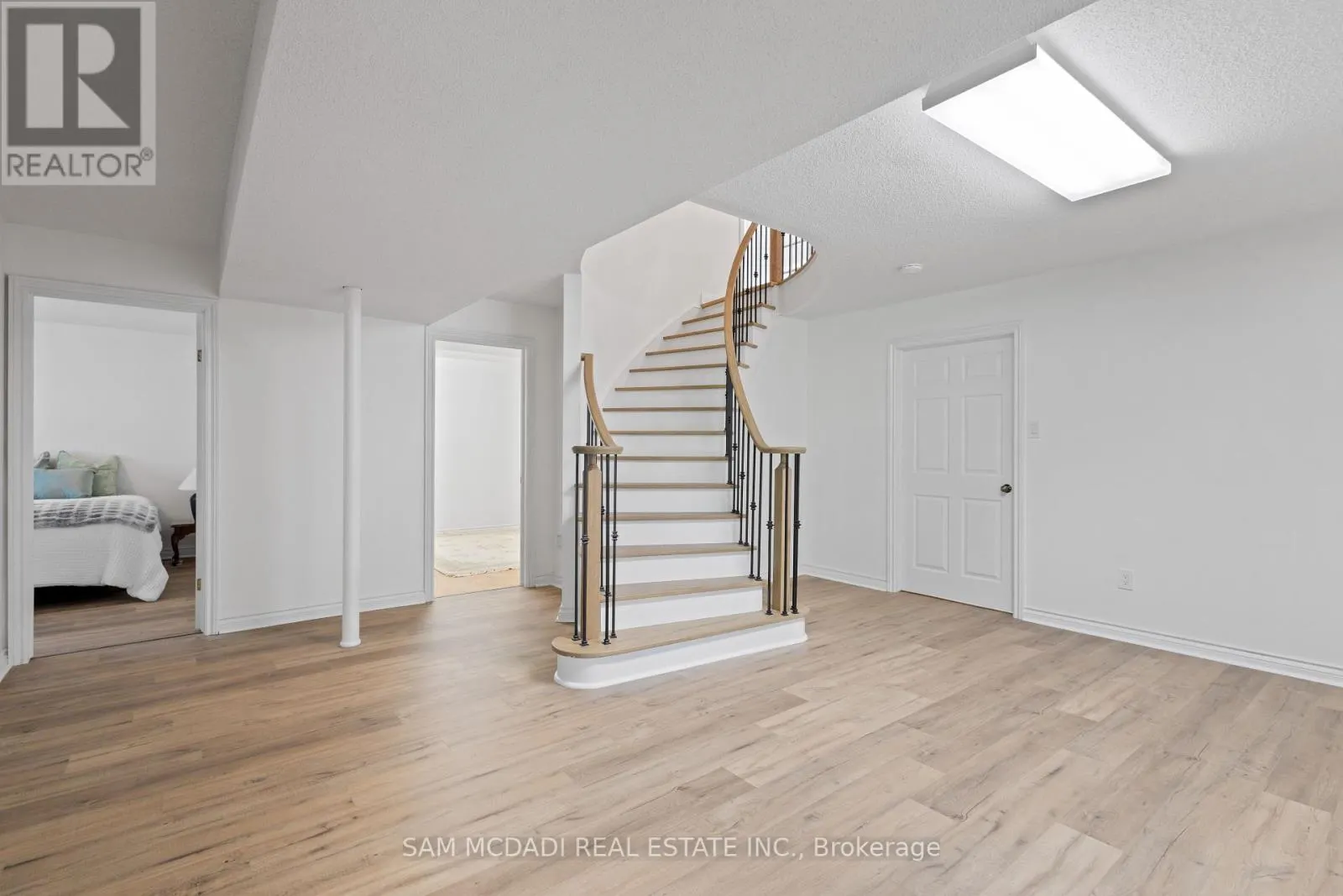 83 ROYAL OAK DRIVE