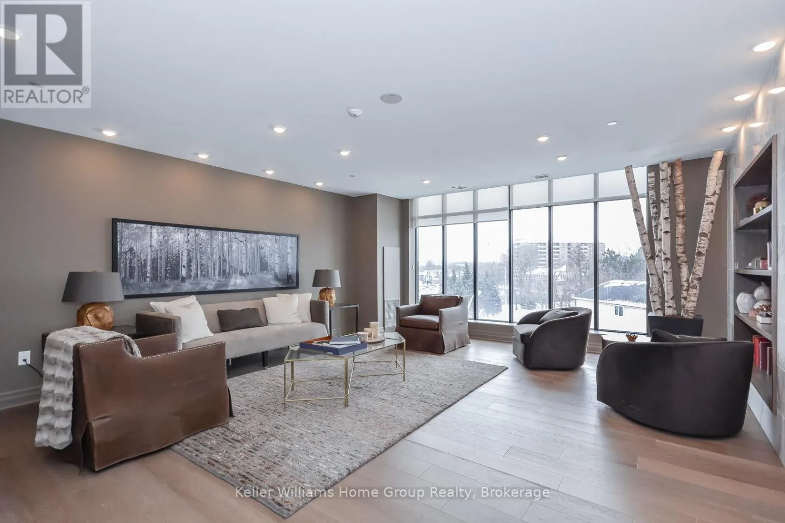 901 - 150 WELLINGTON STREET E, #901