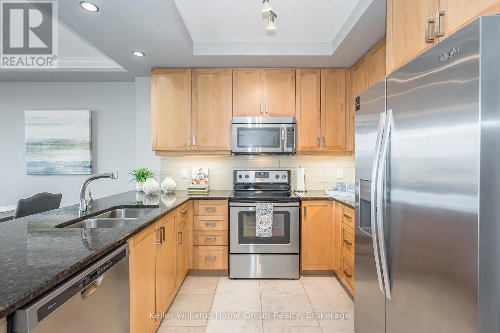 901 - 150 WELLINGTON STREET E, #901