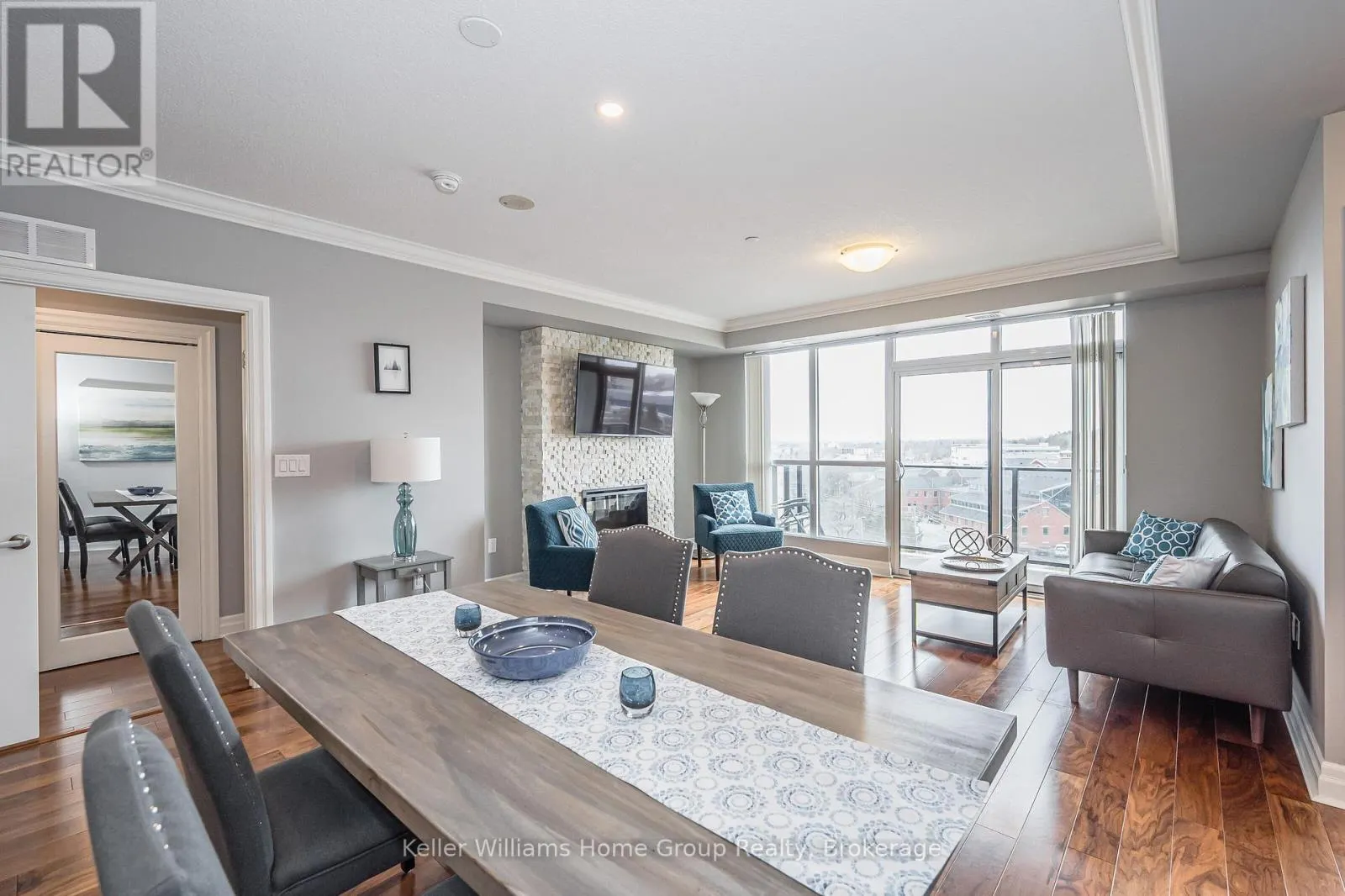 901 - 150 WELLINGTON STREET E, #901