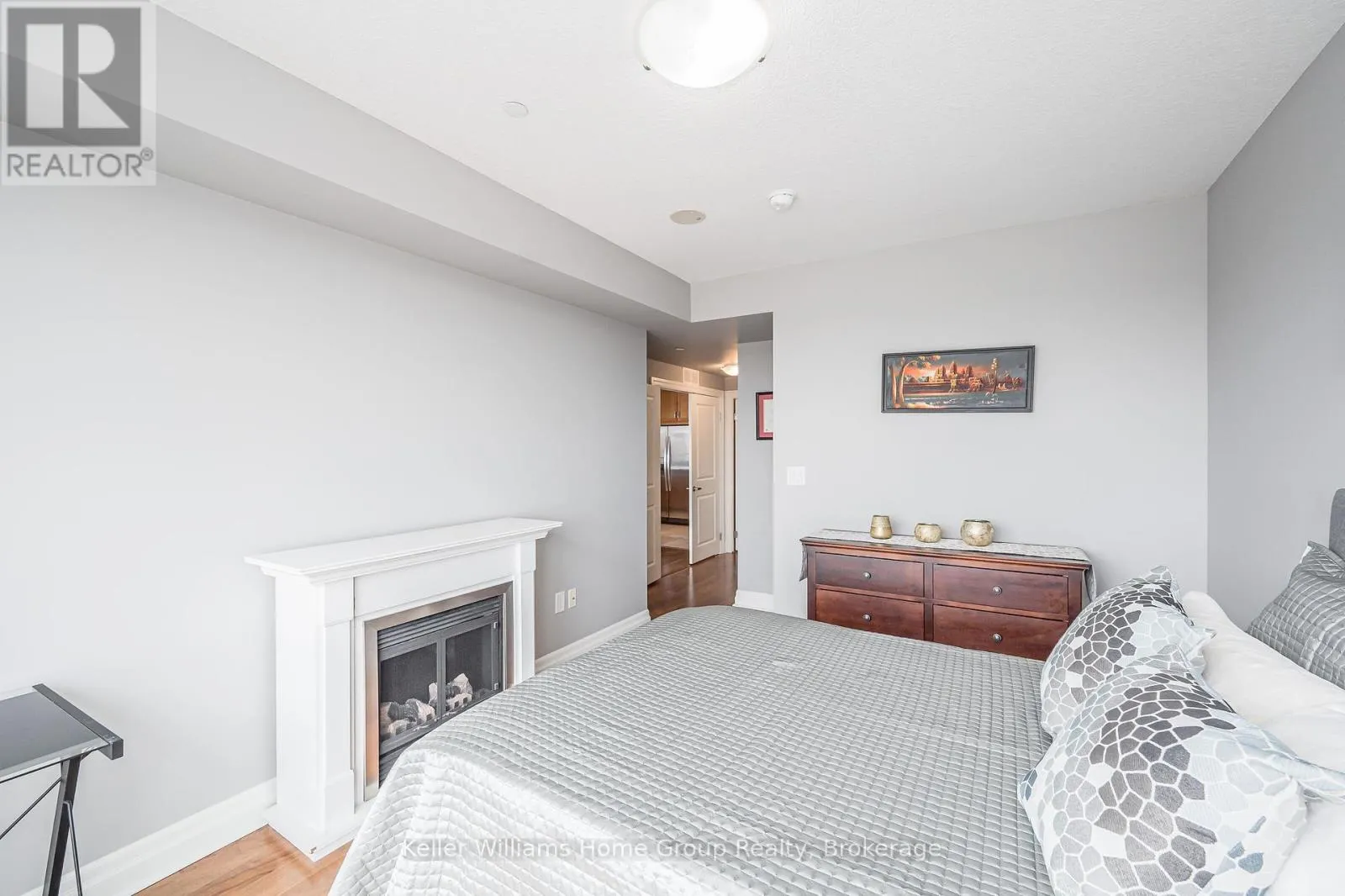 901 - 150 WELLINGTON STREET E, #901