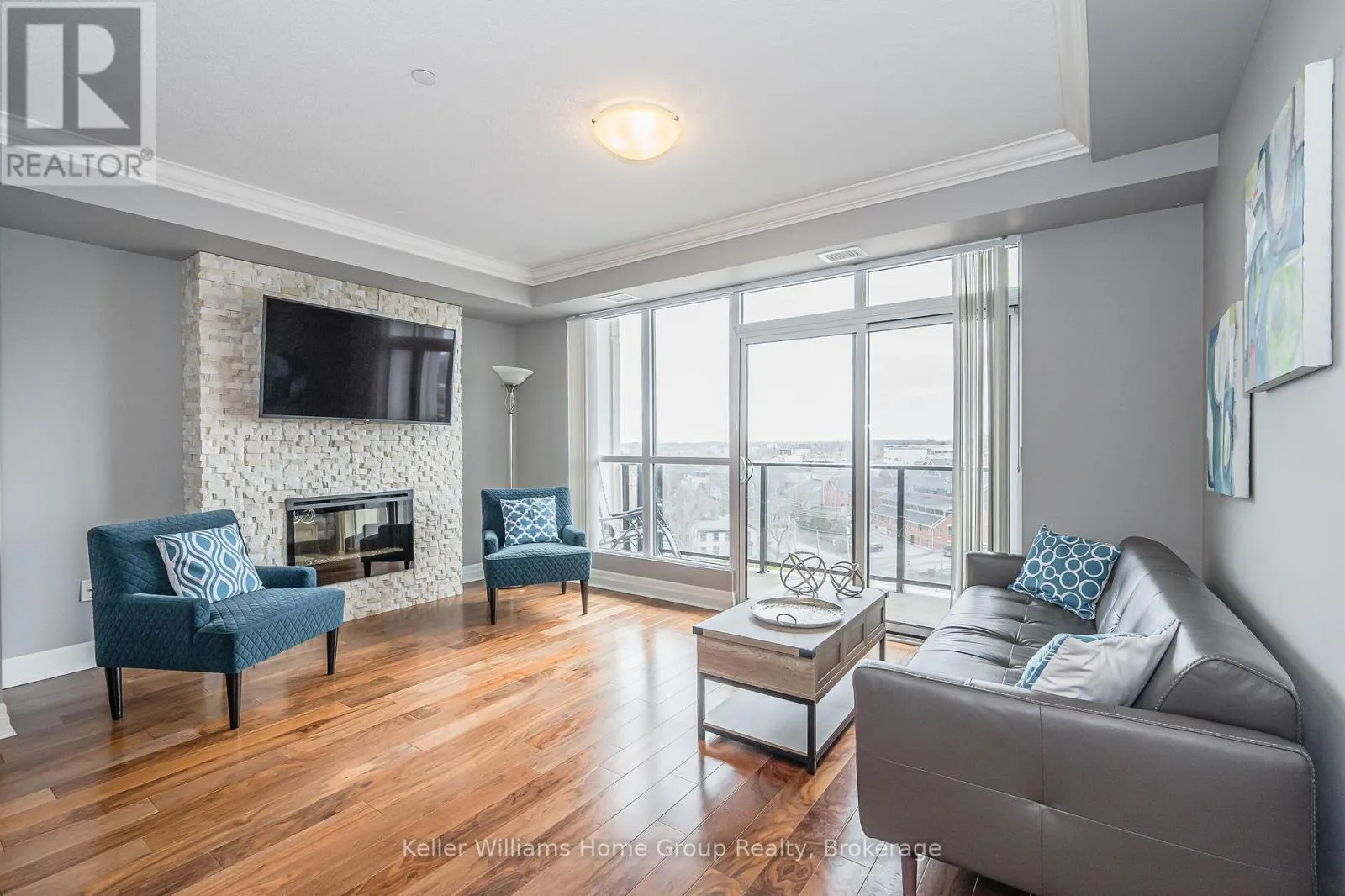 901 - 150 WELLINGTON STREET E, #901