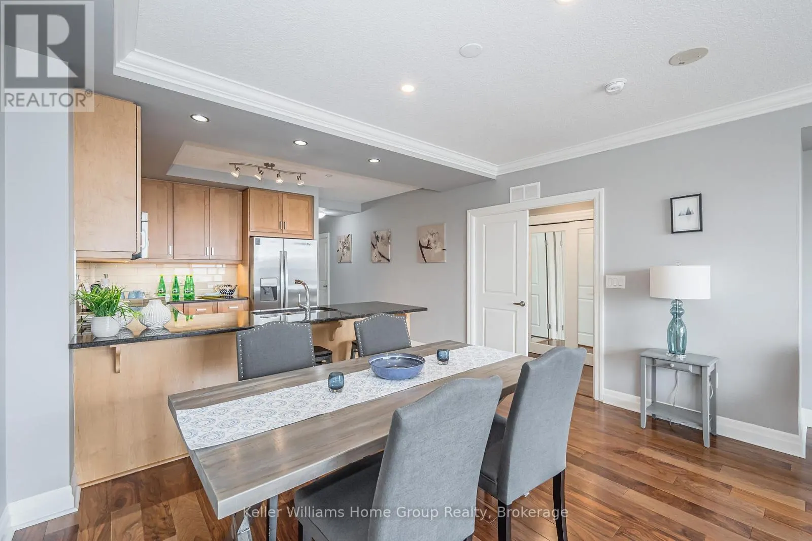901 - 150 WELLINGTON STREET E, #901