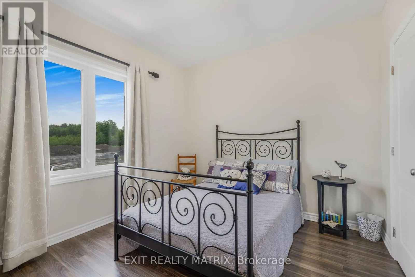 2 - 193 BOURDEAU BOULEVARD