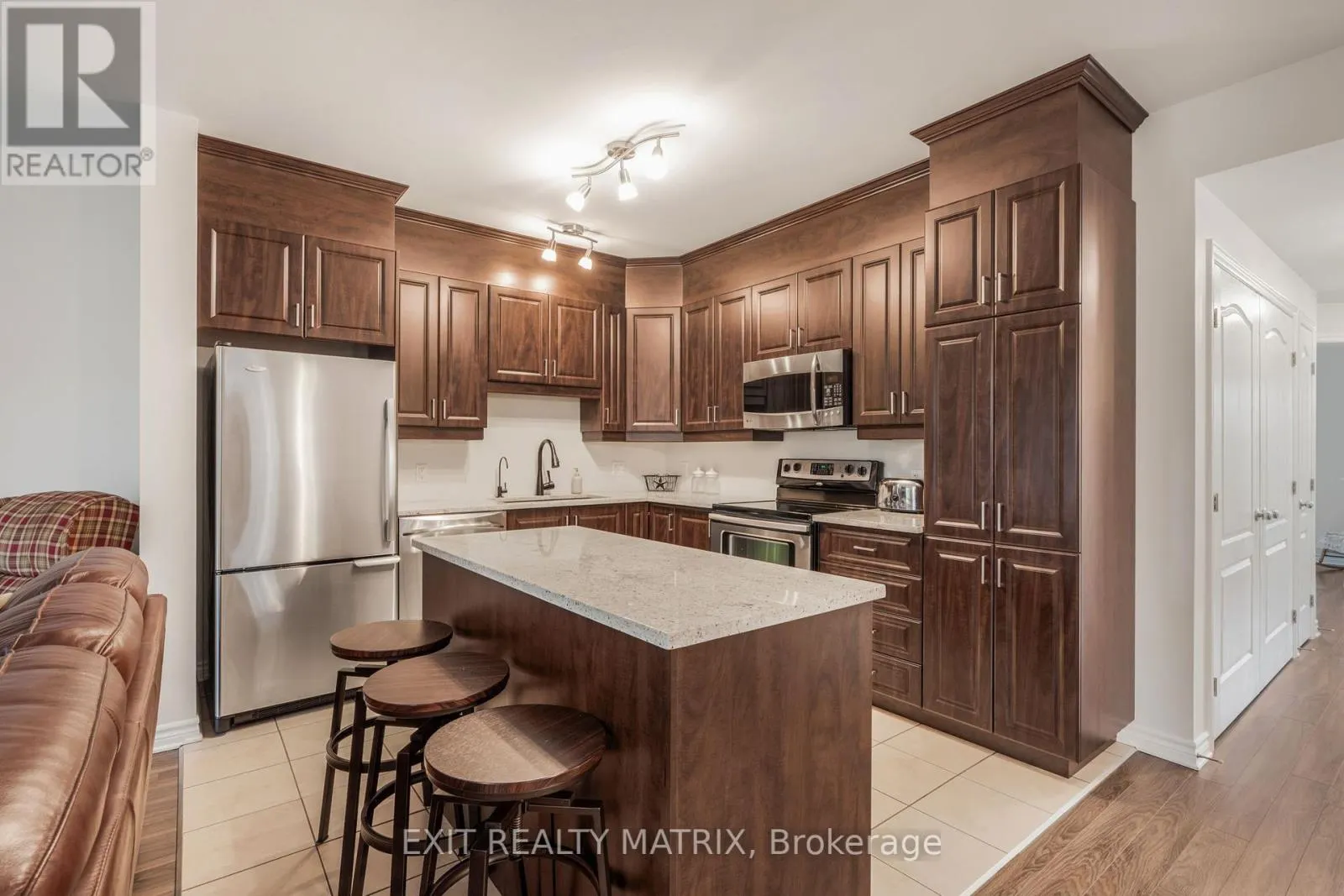 2 - 193 BOURDEAU BOULEVARD
