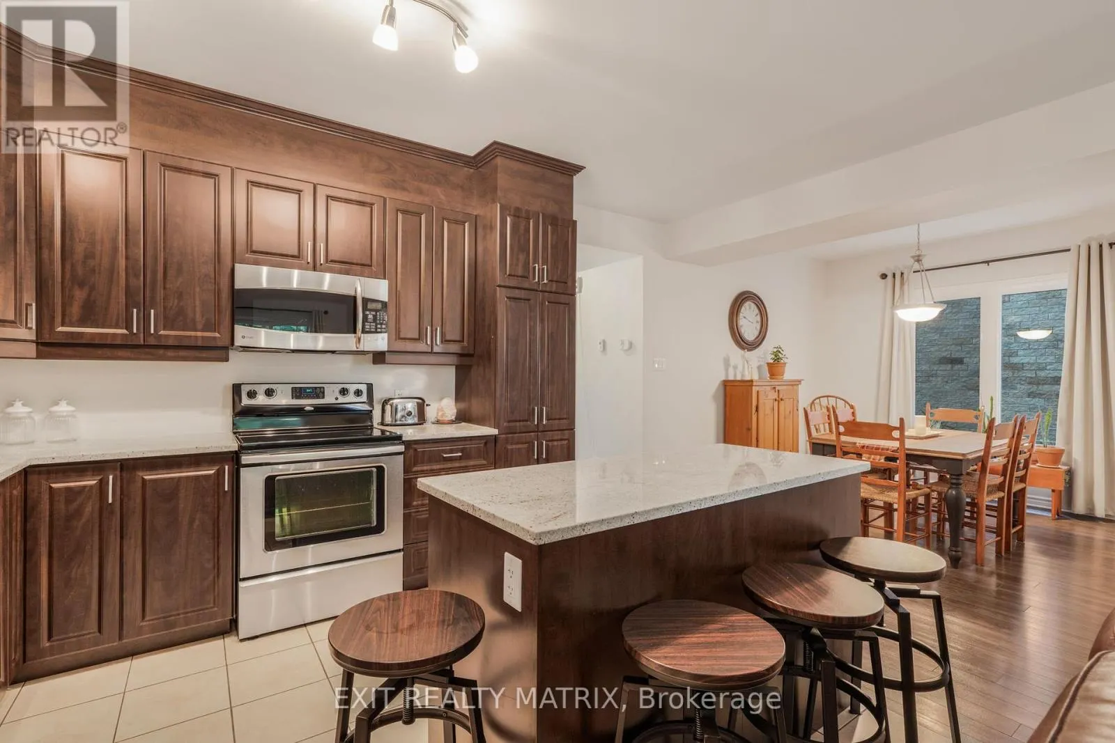 2 - 193 BOURDEAU BOULEVARD