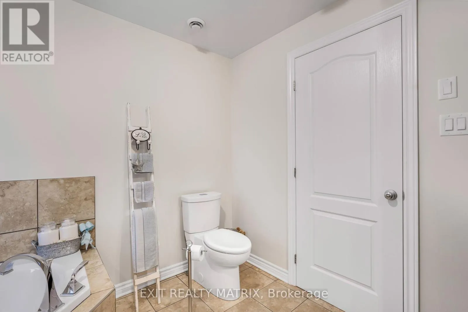 2 - 193 BOURDEAU BOULEVARD
