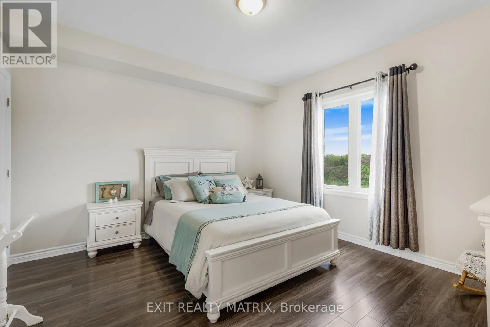 2 - 193 BOURDEAU BOULEVARD