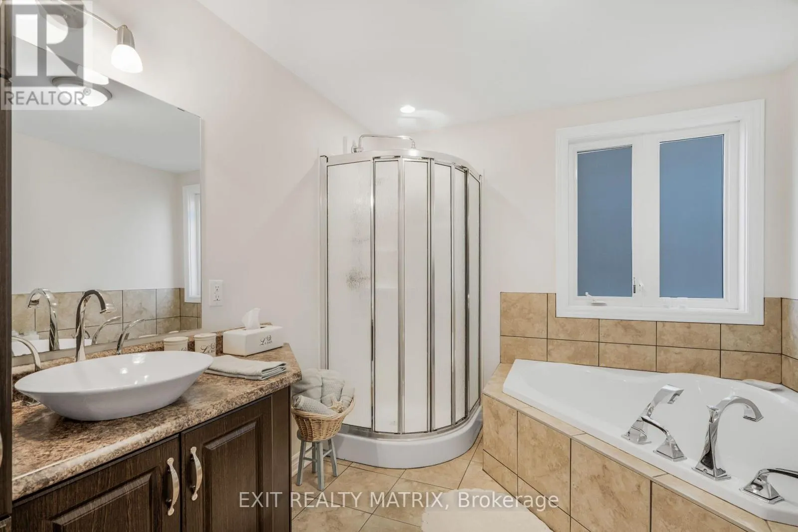 2 - 193 BOURDEAU BOULEVARD