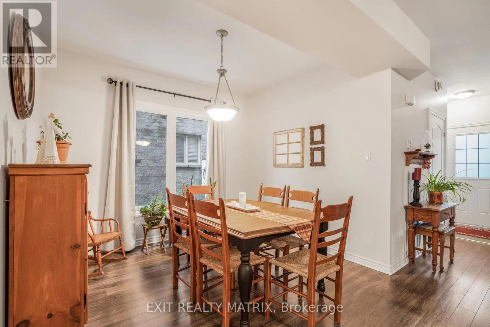 2 - 193 BOURDEAU BOULEVARD