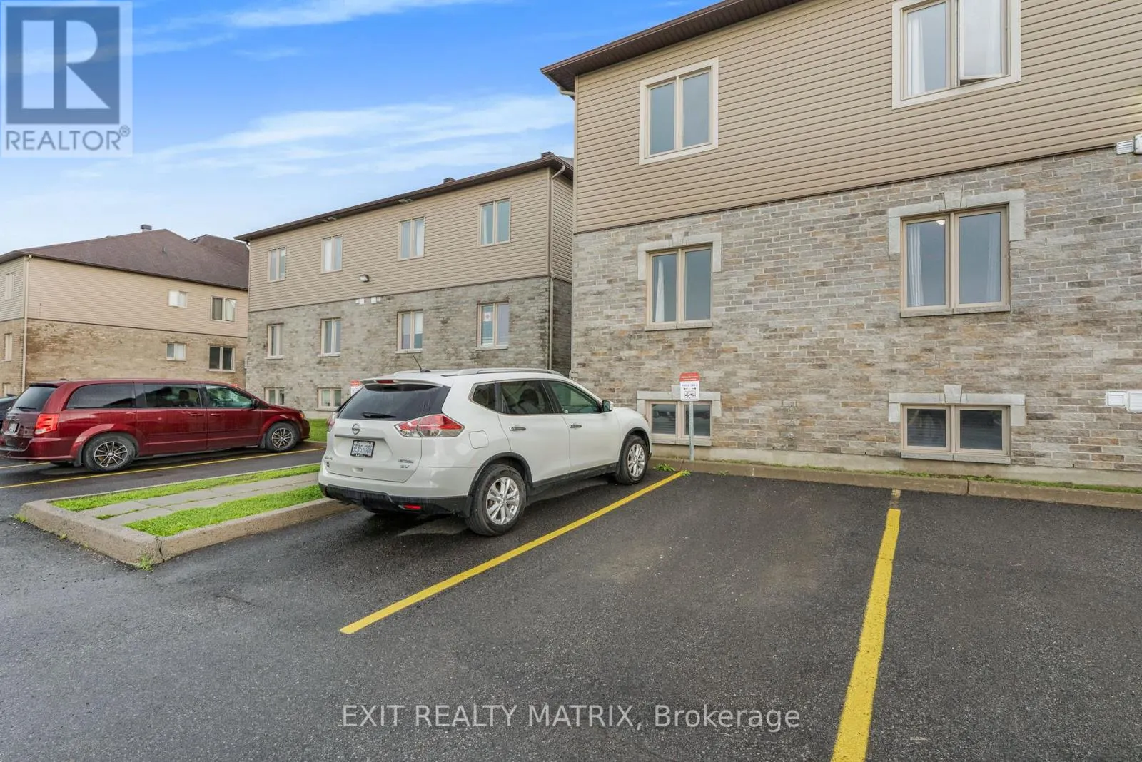 2 - 193 BOURDEAU BOULEVARD