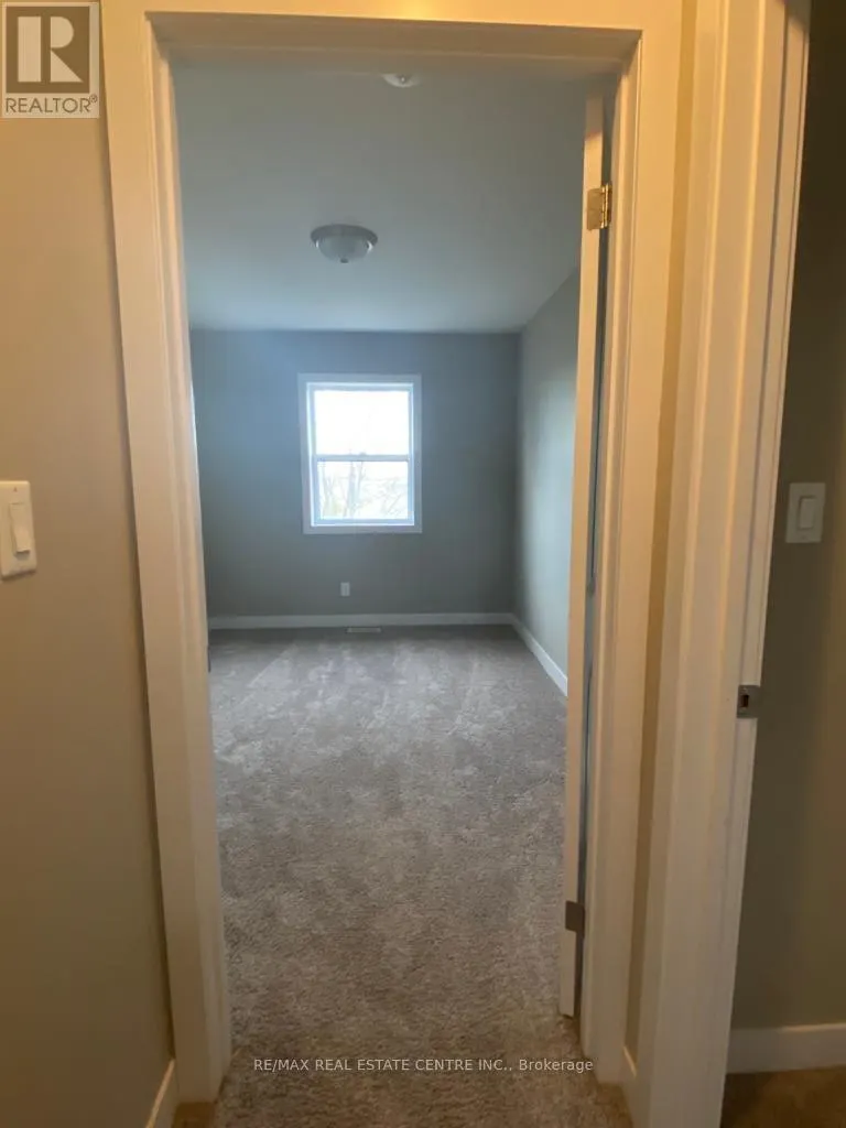 G5 - 439 ATHLONE AVENUE