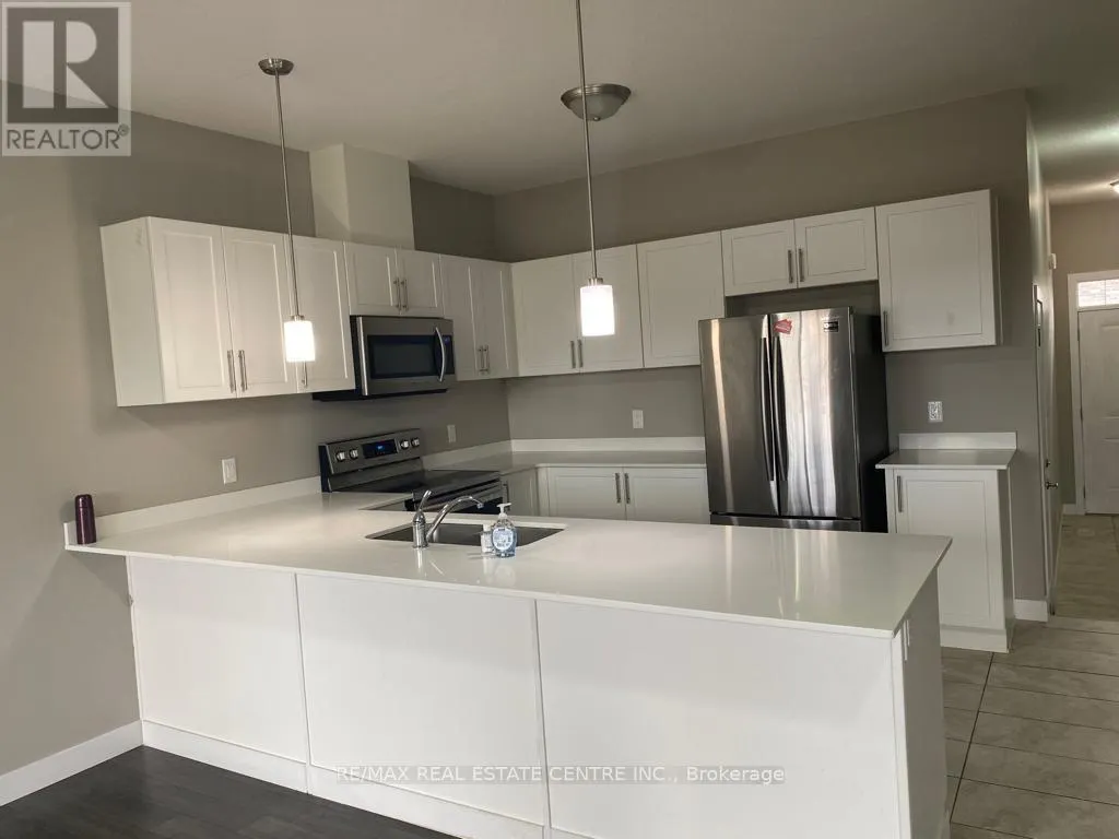 G5 - 439 ATHLONE AVENUE