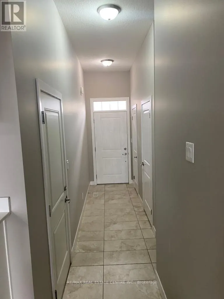 G5 - 439 ATHLONE AVENUE